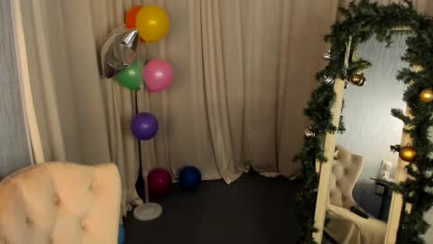 Skye online show from December 14, 2024, 4:31 pm