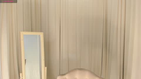 Skye online show from February 1, 2025, 2:02 pm