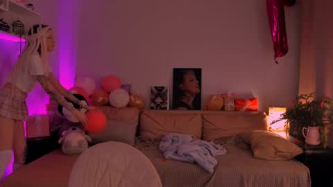    online show from February 26, 2025, 1:11 am