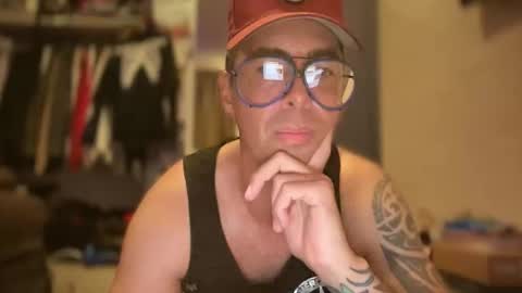 Snapshot of skyfly333 chatting on February 22, 2026, 5:33 pm IAN HARD online show from February 22, 2026, 5:33 pm