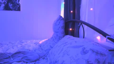 skyglow_ online show from January 18, 2026, 4:00 pm