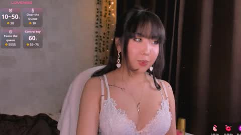 skyglow_ online show from February 1, 2026, 4:00 am