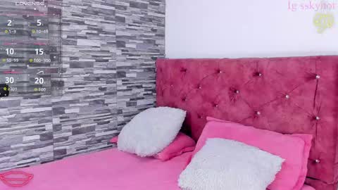 Snapshot of skyhotgirl chatting on October 9, 2025, 7:12 pm Sky online show from October 9, 2025, 7:12 pm