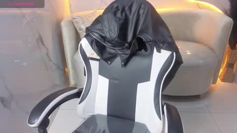 Snapshot of skyler_gracee_tx chatting on October 27, 2025, 1:15 pm Live 800am 200pm COLOMBIAN HOUR online show from October 27, 2025, 1:15 pm