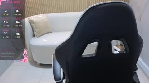 Snapshot of skyler_gracee_tx chatting on November 8, 2025, 3:29 am Live 800am 200pm COLOMBIAN HOUR online show from November 8, 2025, 3:29 am