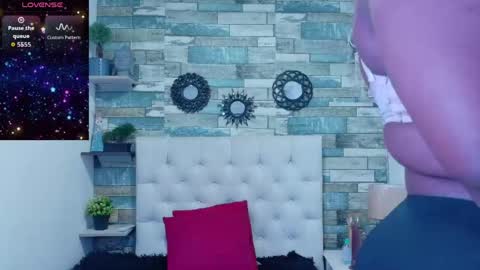 Snapshot of skyler_naomi chatting on May 2, 2026, 1:27 pm skyler_naomi online show from May 2, 2026, 1:27 pm