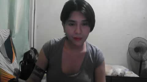 Snapshot of skylerfox90210 chatting on January 18, 2026, 4:27 am Skylersworld online show from January 18, 2026, 4:27 am