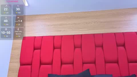 Skynny online show from October 18, 2025, 7:36 pm