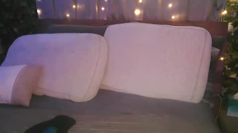 skyonetoo3 online show from September 21, 2025, 12:34 am