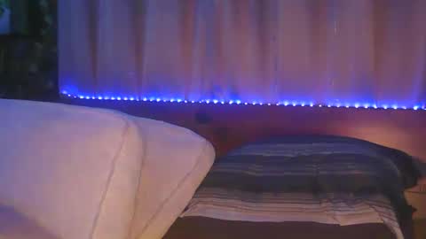 skyonetoo3 online show from September 27, 2025, 4:39 am