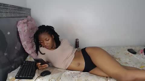 skyqueen0 online show from October 31, 2025, 5:47 pm