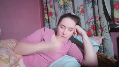 skyressie333 online show from December 17, 2024, 7:26 pm