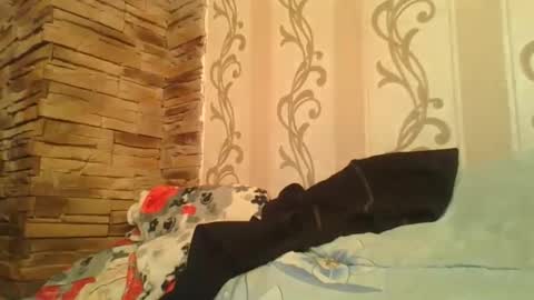 skyressie333 online show from November 19, 2025, 1:22 pm