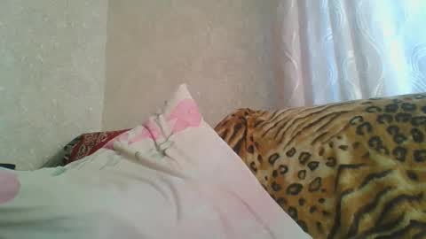 skyressie333 online show from May 7, 2026, 11:59 am