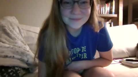 Sky Winters online show from December 5, 2025, 3:26 am