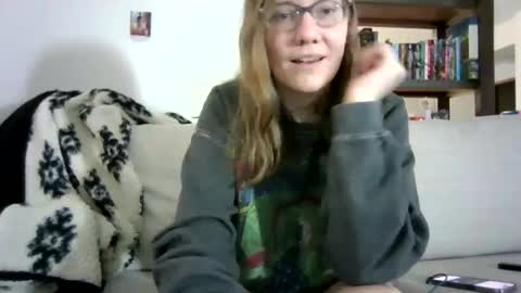 Snapshot of skywinters chatting on April 1, 2026, 4:15 pm Sky Winters online show from April 1, 2026, 4:15 pm
