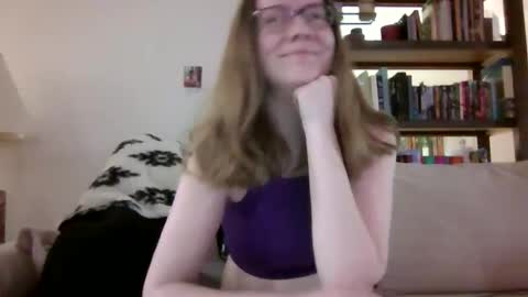Snapshot of skywinters chatting on April 5, 2026, 2:47 pm Sky Winters online show from April 5, 2026, 2:47 pm