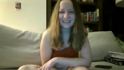Snapshot of skywinters chatting on May 7, 2026, 3:12 am Sky Winters online show from May 7, 2026, 3:12 am