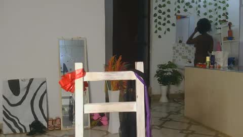 Bella online show from October 5, 2025, 2:10 am