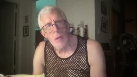slampiggg online show from October 8, 2025, 5:05 am