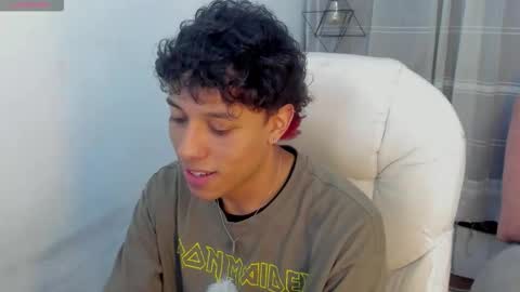 Snapshot of slasher_x chatting on December 22, 2025, 8:39 pm slasher_x online show from December 22, 2025, 8:39 pm