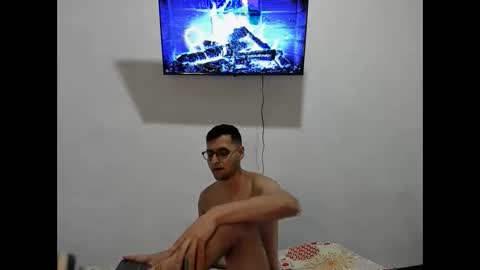 Snapshot of slayer19tm chatting on October 19, 2025, 1:17 am slayer19tm online show from October 19, 2025, 1:17 am
