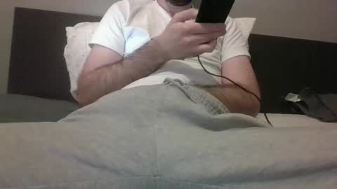 Snapshot of sleepless19 chatting on March 16, 2026, 9:13 am sleepless19 online show from March 16, 2026, 9:13 am