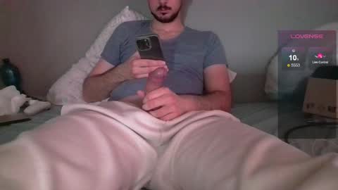 Snapshot of sleepless19 chatting on April 13, 2026, 3:06 pm sleepless19 online show from April 13, 2026, 3:06 pm