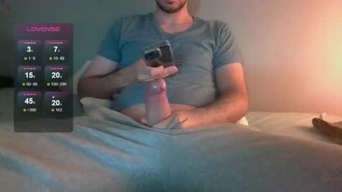 Snapshot of sleepless19 chatting on May 20, 2026, 1:50 pm sleepless19 online show from May 20, 2026, 1:50 pm