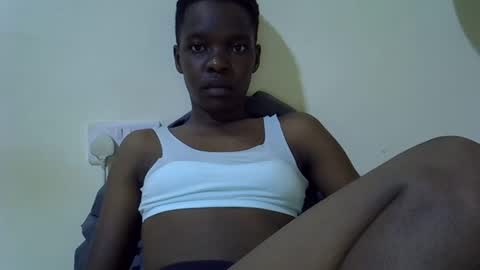 slender_queen online show from April 13, 2026, 3:23 am