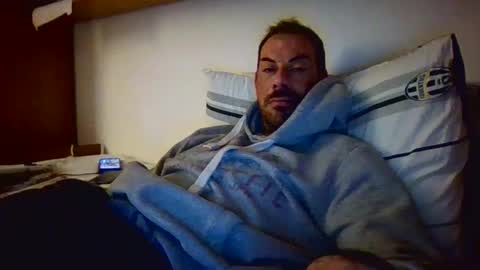 Snapshot of slevin1983 chatting on December 8, 2024, 2:52 pm slevin online show from December 8, 2024, 2:52 pm