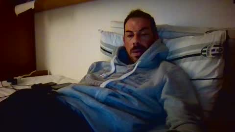 Snapshot of slevin1983 chatting on December 8, 2024, 8:15 pm slevin online show from December 8, 2024, 8:15 pm