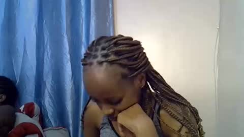 Alicia online show from November 17, 2025, 7:41 pm