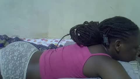 Snapshot of slim_girl3 chatting on February 26, 2025, 12:05 am slim_girl3 online show from February 26, 2025, 12:05 am