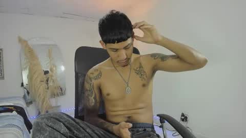 Snapshot of slim_master12 chatting on February 5, 2026, 10:25 pm slim_master12 online show from February 5, 2026, 10:25 pm