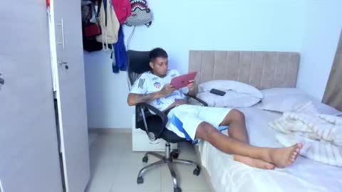 slim_master12 online show from May 23, 2026, 9:52 pm