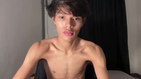 Snapshot of slim_sensation chatting on November 17, 2025, 12:33 pm slim_sensation online show from November 17, 2025, 12:33 pm