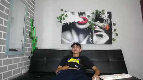 slimhot_19 online show from September 14, 2025, 1:10 pm