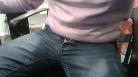 Snapshot of slimjimorange9 chatting on November 15, 2025, 9:32 pm slimjimorange9 online show from November 15, 2025, 9:32 pm