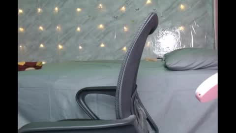 Snapshot of slimzyx chatting on December 25, 2024, 7:14 am slimzyx online show from December 25, 2024, 7:14 am