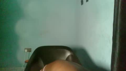 Snapshot of slimzyxdoll chatting on October 3, 2025, 4:15 pm slimzyxdoll online show from October 3, 2025, 4:15 pm