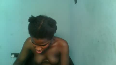 Snapshot of slimzyxdoll chatting on October 10, 2025, 12:15 pm slimzyxdoll online show from October 10, 2025, 12:15 pm