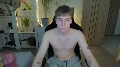 Mila online show from February 12, 2025, 9:33 pm