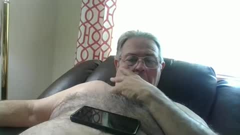 slippery_duck online show from February 4, 2025, 3:57 pm