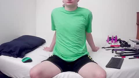 Snapshot of slut_gianni chatting on October 21, 2025, 2:51 pm Little Slut online show from October 21, 2025, 2:51 pm