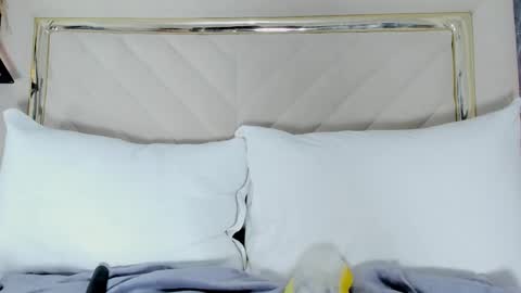 Luna online show from September 8, 2025, 7:57 pm