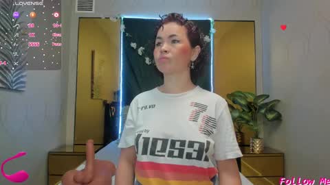 Snapshot of slut_milf4u chatting on December 17, 2024, 11:49 am Paola online show from December 17, 2024, 11:49 am