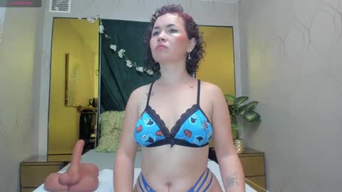 Snapshot of slut_milf4u chatting on December 18, 2024, 11:56 am Paola online show from December 18, 2024, 11:56 am