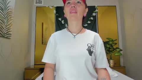 Snapshot of slut_milf4u chatting on February 19, 2025, 11:28 am Paola online show from February 19, 2025, 11:28 am
