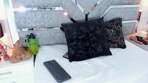 slut_milf_ online show from May 1, 2026, 11:15 am